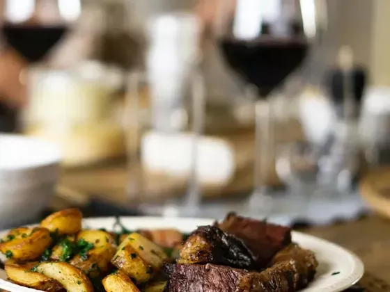 Asado + Pinot Noir: ¿Maridaje hereje o genialidad argentina?