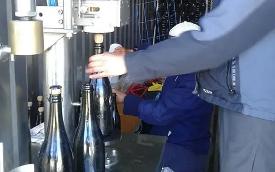 Proceso Taponado. Bodega Burbujas de Altura